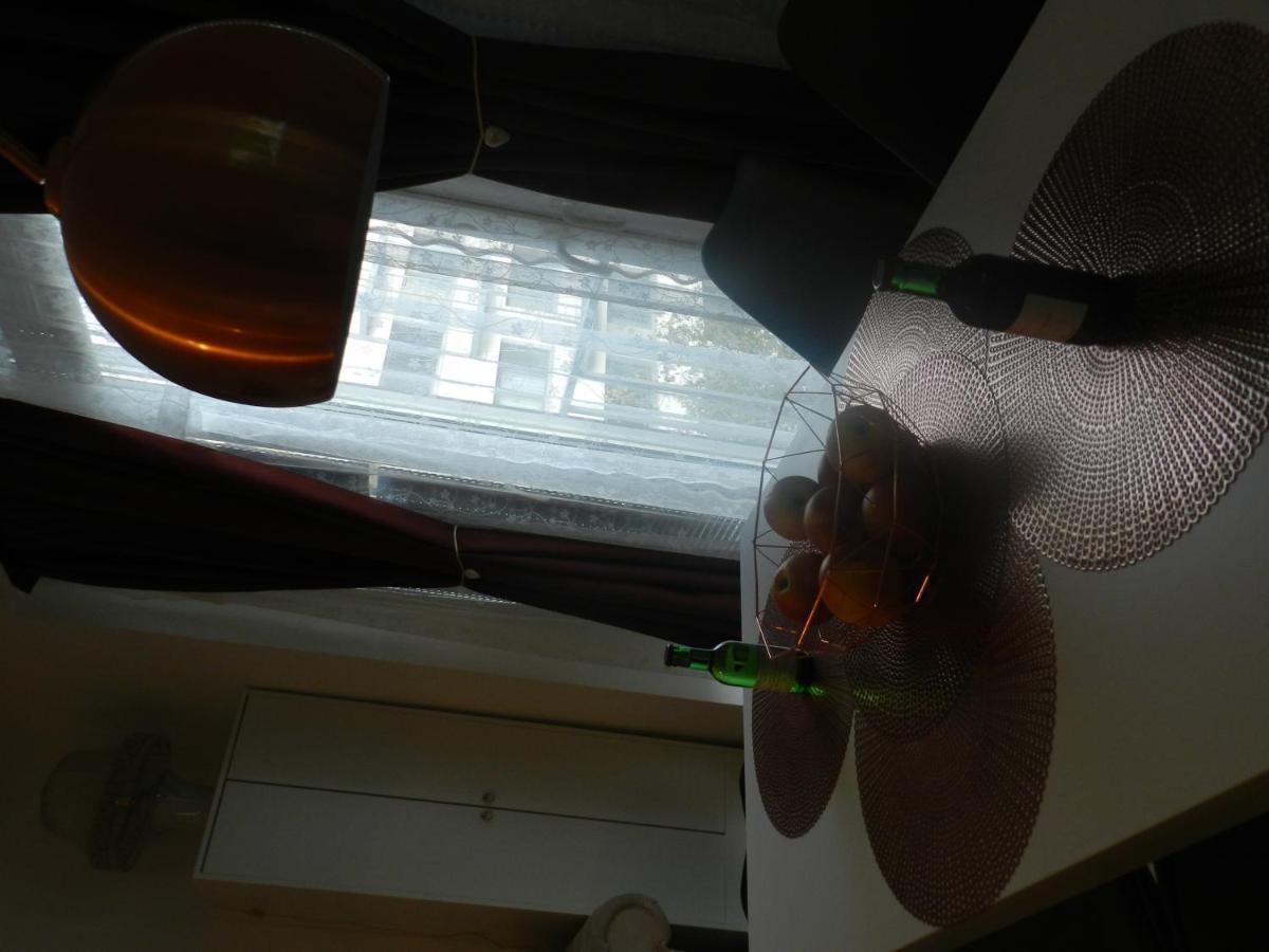 Klassik And Sunny Apartment! Appartement Wenen